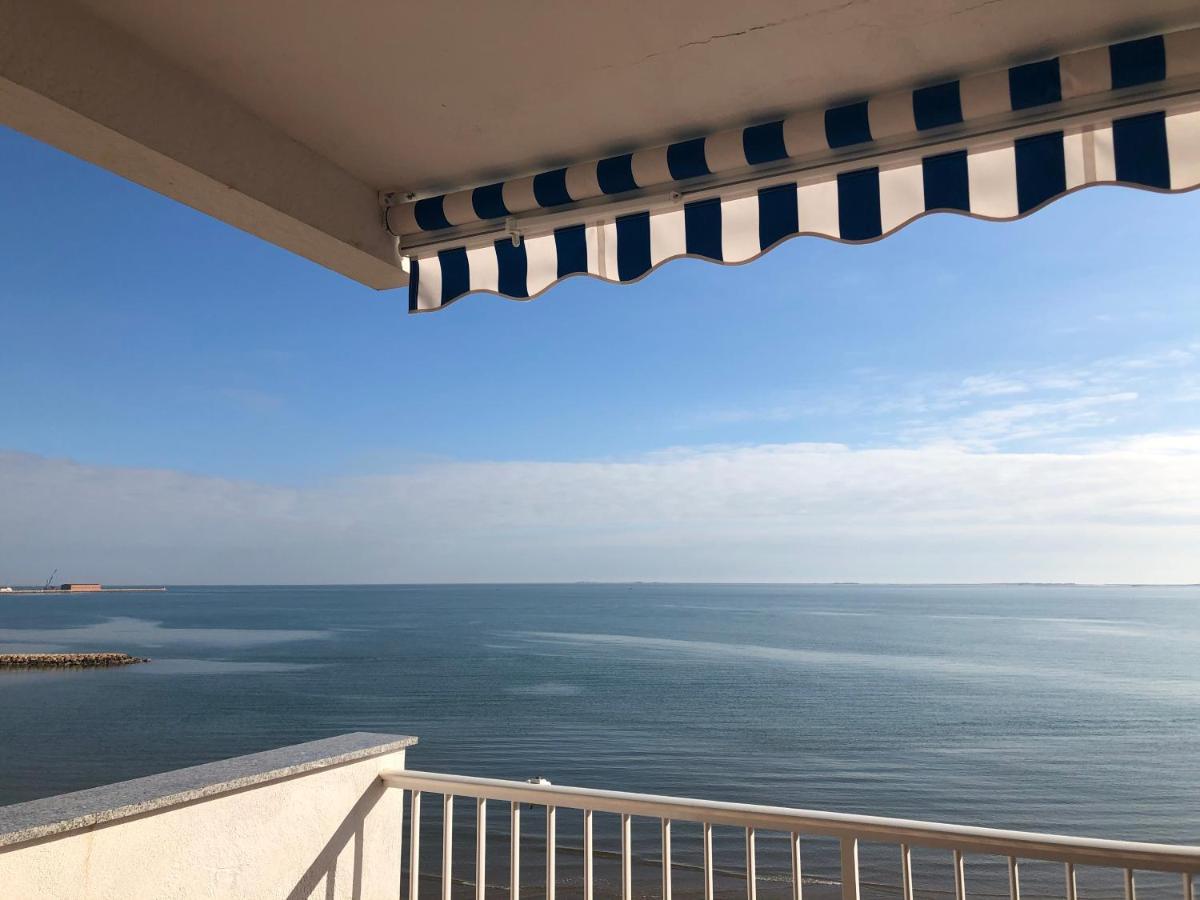 Apartamento en primera línea de mar Sant Carles de la Ràpita Exterior foto